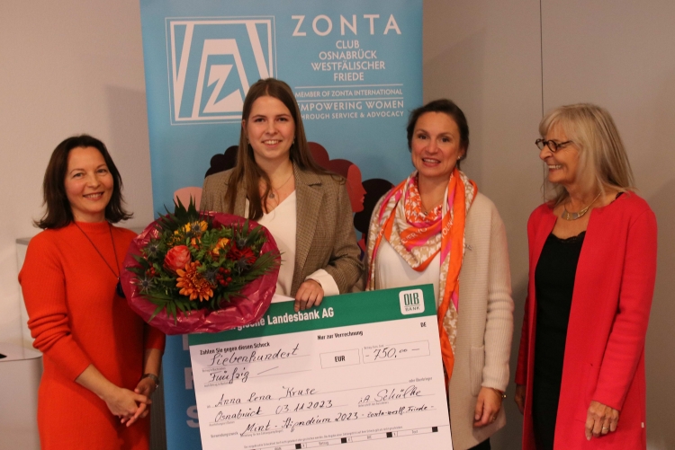 Wir gratulieren Anna Lena Kruse zum  MINT-Stipendium 2023! 